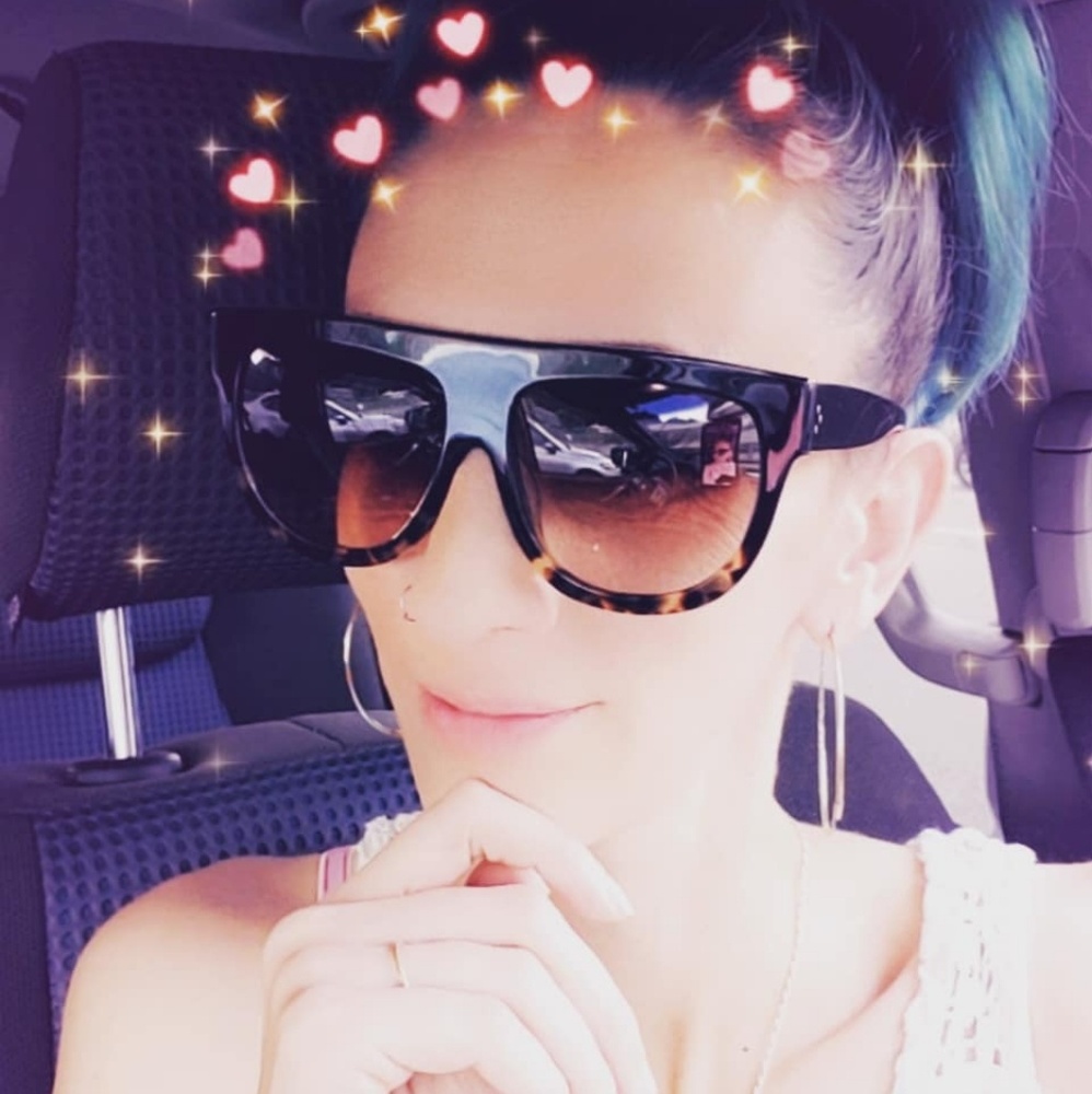 Meet your Posher, Andria